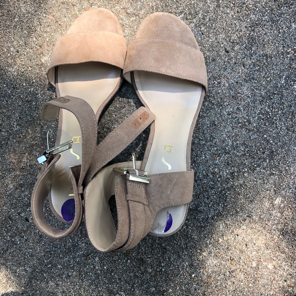 Small wedges/heels